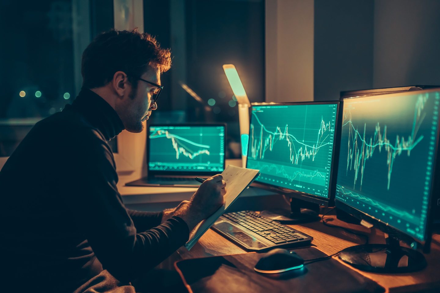 تداول الأسهم الأمريكية في الأهلي