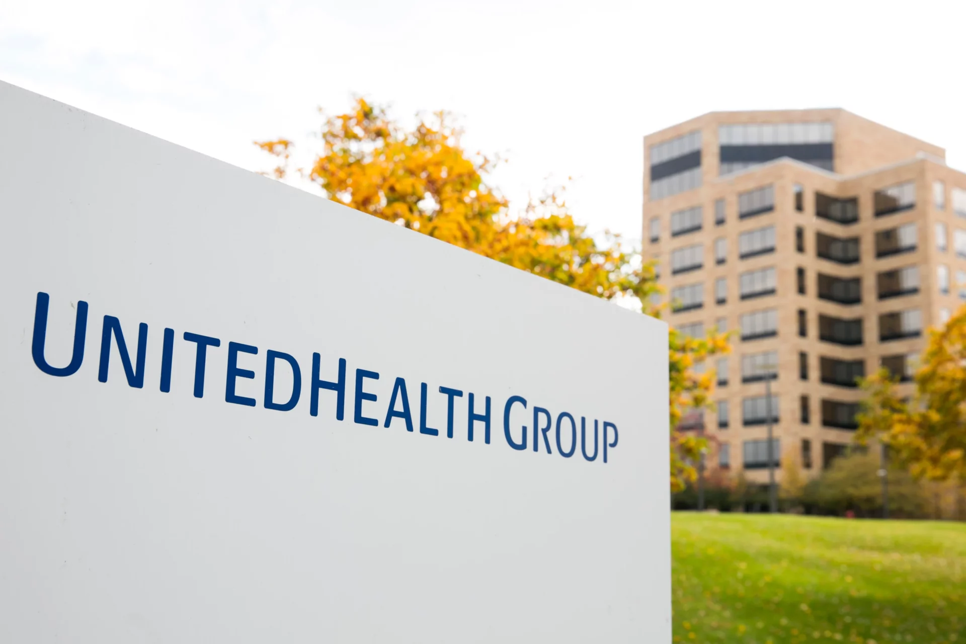 كيفية الاستثمار في سهم شركة Unitedhealth Group الأمريكي