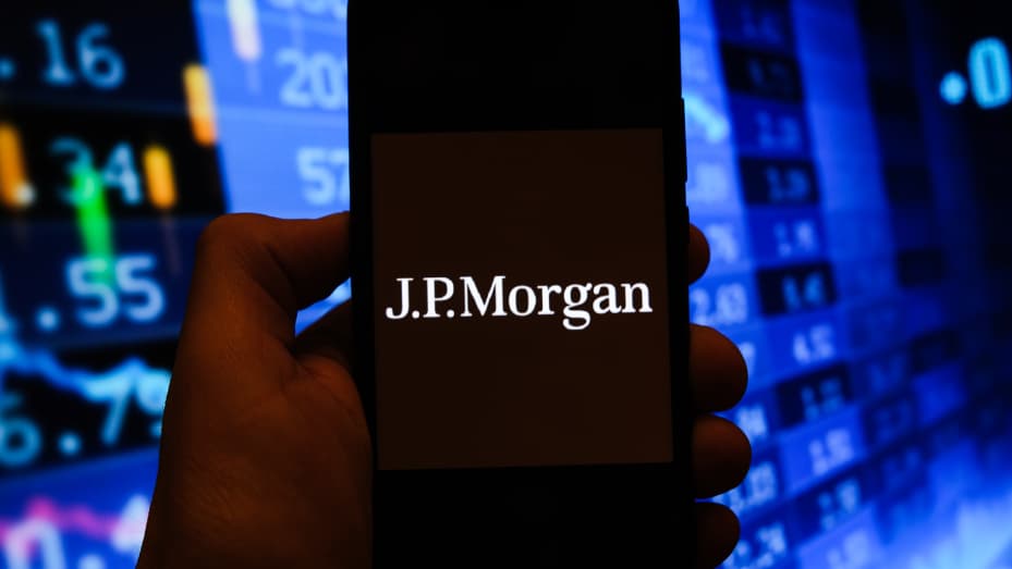 لماذا الاستثمار في سهم شركة JPMorgan Chase & Co الأمريكي