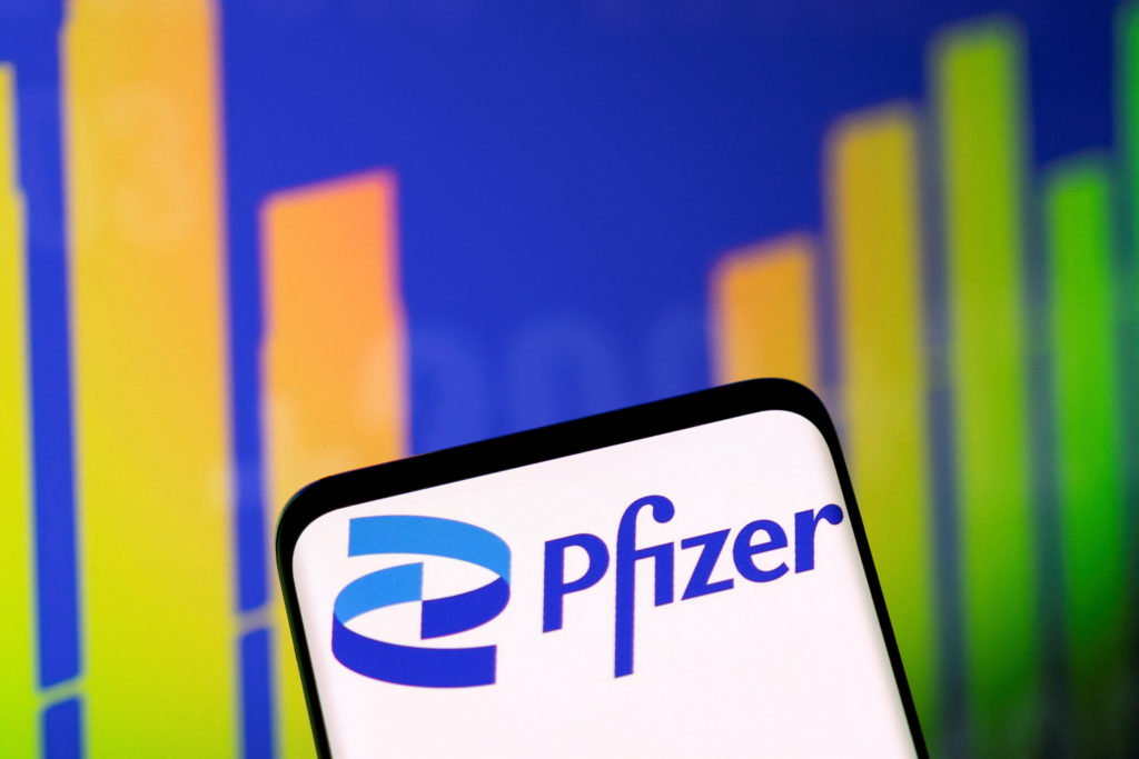 8 خطوات للاستثمار في سهم شركة Pfizer Inc الأمريكي 