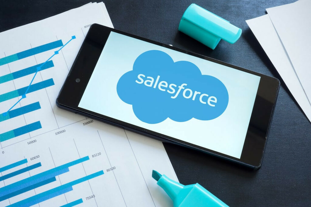 لماذا يعتبر الاستثمار في أسهم شركة Salesforce Inc خياراً ممتازاً؟