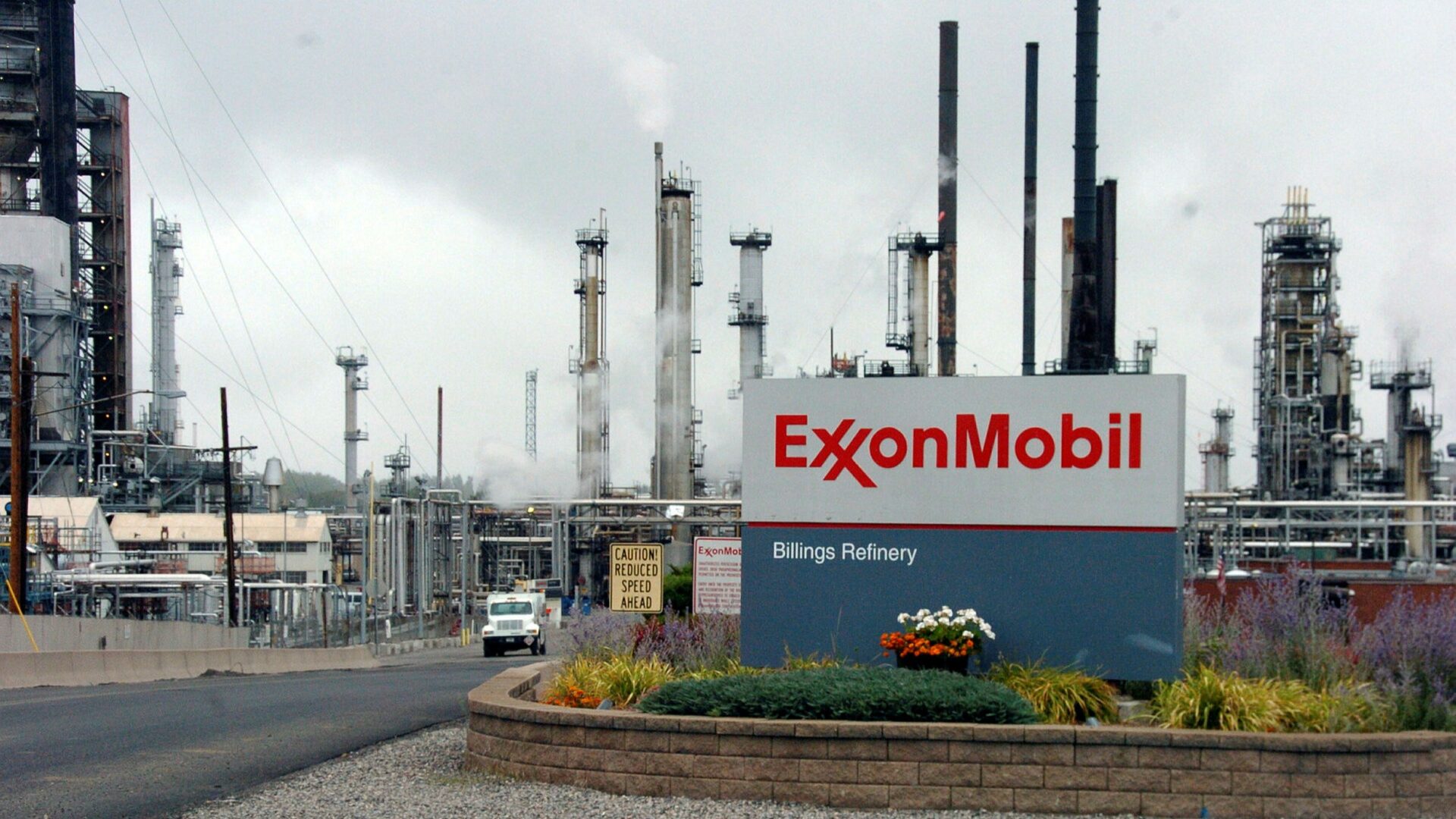5 خطوات للاستثمار في سهم شركة Exxon Mobil Corp الأمريكي