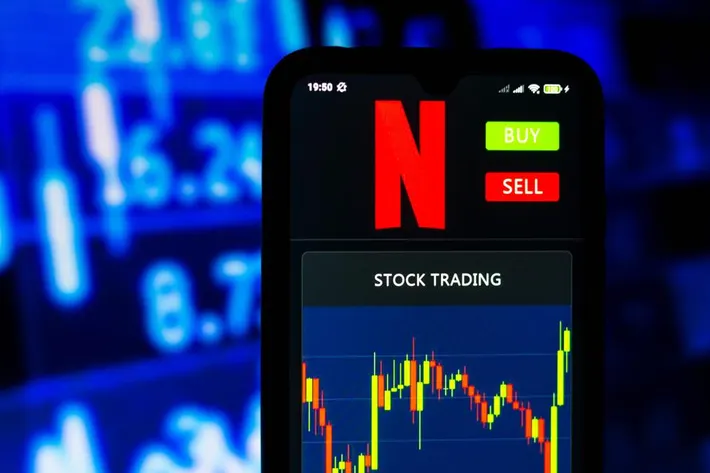 دليل شامل حول كيفية الاستثمار في سهم شركة Netflix Inc الأمريكي 