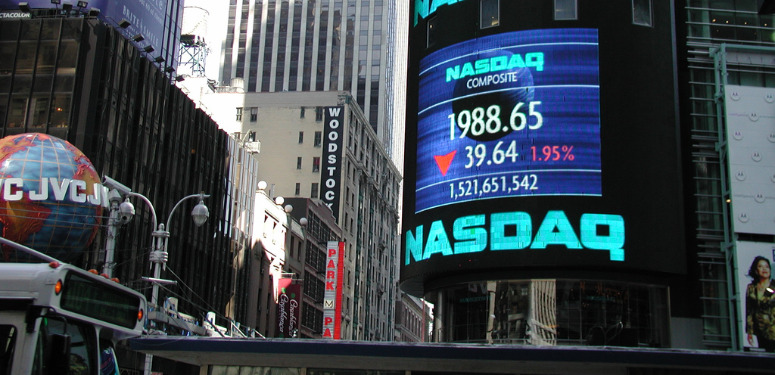 ما قبل البداية: دليلك للاستثمار في مؤشر الأسهم الأمريكي Nasdaq
