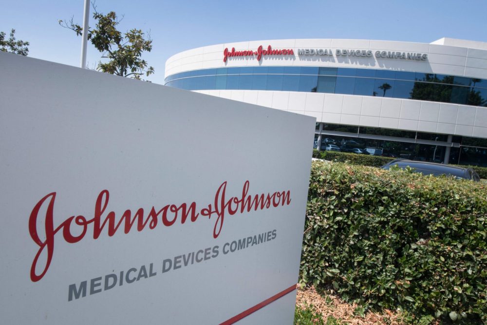 كيف تستثمر في سهم شركة Johnson & Johnson الأمريكي