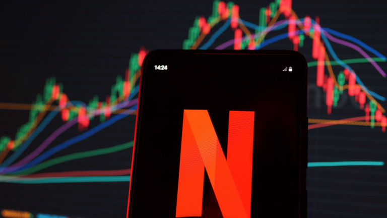 دليل شامل حول كيفية الاستثمار في سهم شركة Netflix Inc الأمريكي 