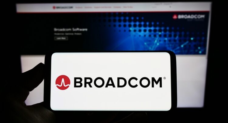 كيف تستثمر في سهم شركة Broadcom Inc