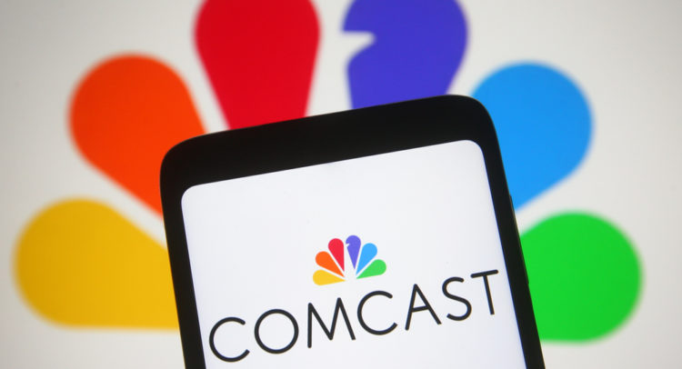 كيف تستثمر في سهم شركة Comcast Corp Class A