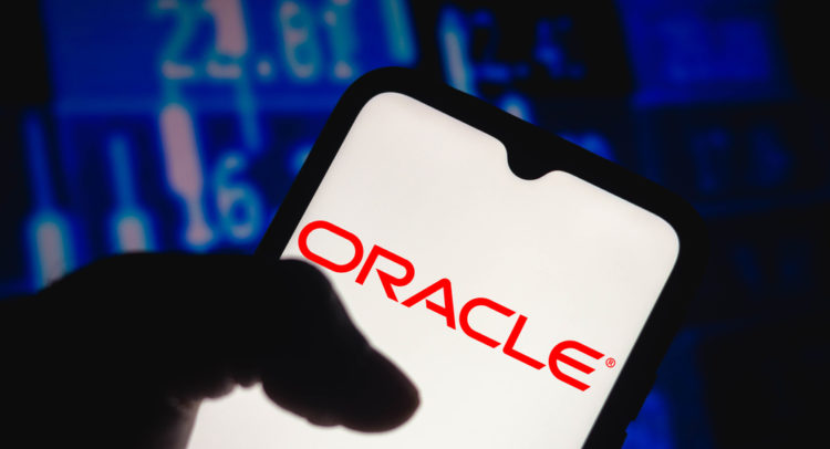 كيف تستثمر في سهم شركة Oracle Corp الأمريكي