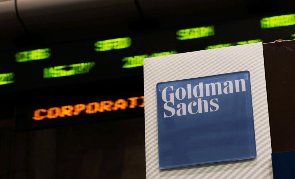 ما هي الجوانب الإيجابية لشراء سهم في شركة Goldman Sachs؟