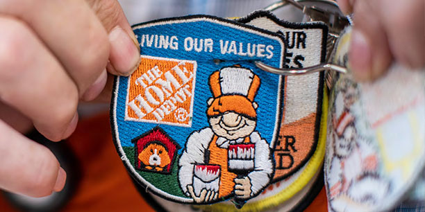 مميزات الاستثمار في سهم شركة Home Depot Inc