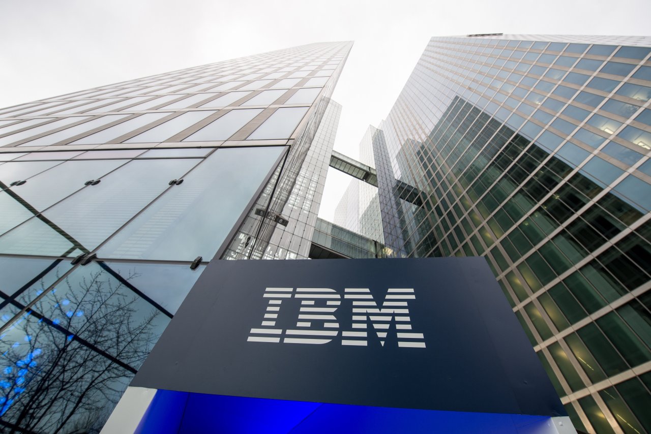 كيف تستثمر في سهم شركة Intl Business Machines Corp