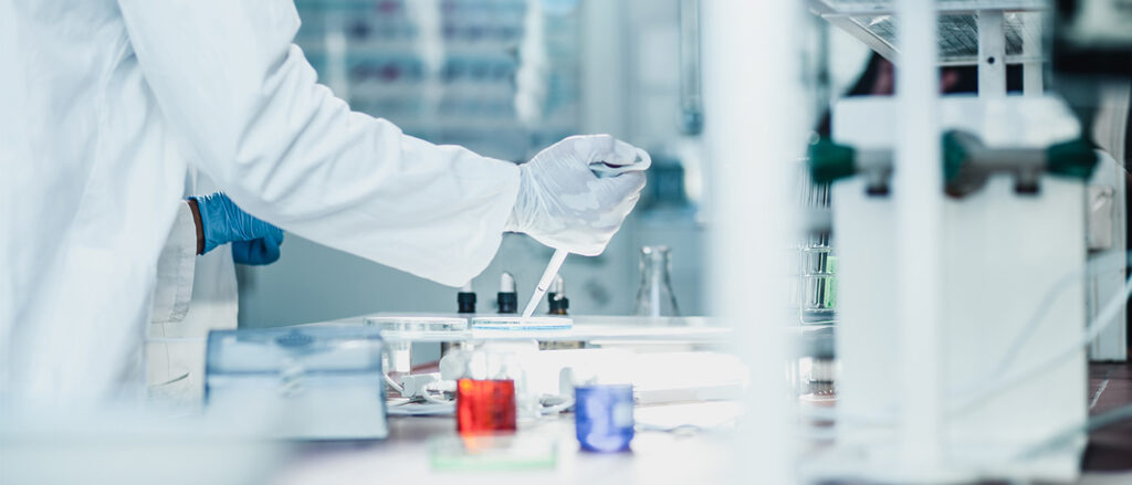 أداء سهم Amgen بين الماضي والحاضر