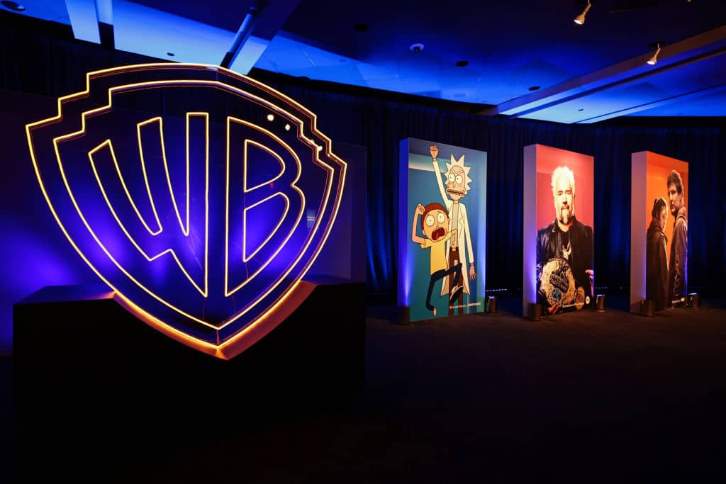 عوامل تؤّثر على سعر سهم Warner Bros Discovery Inc