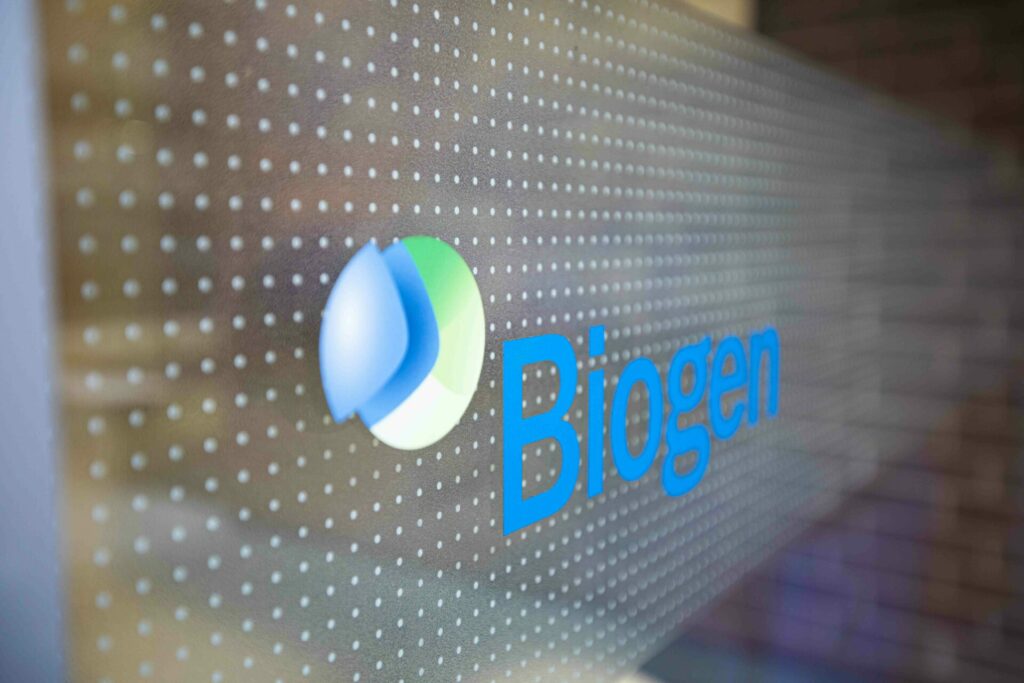 كيفية شراء أسهم Biogen Inc