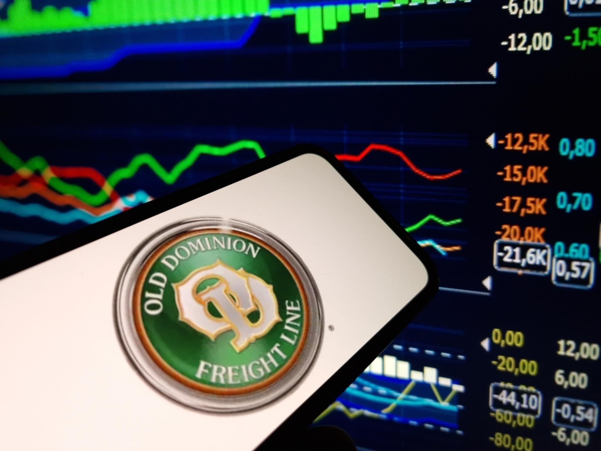 كيف تستثمر في أسهم شركة Old Dominion Freight Line بـ5 خطوات فقط
