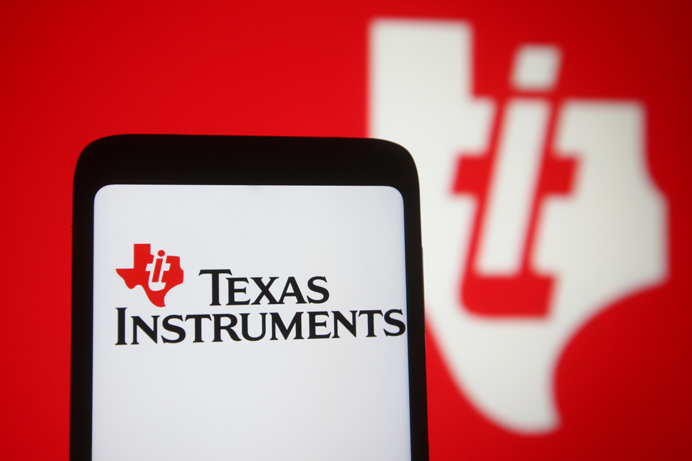 دليل شامل للاستثمار في سهم شركة Texas Instruments الأمريكية بنجاح
