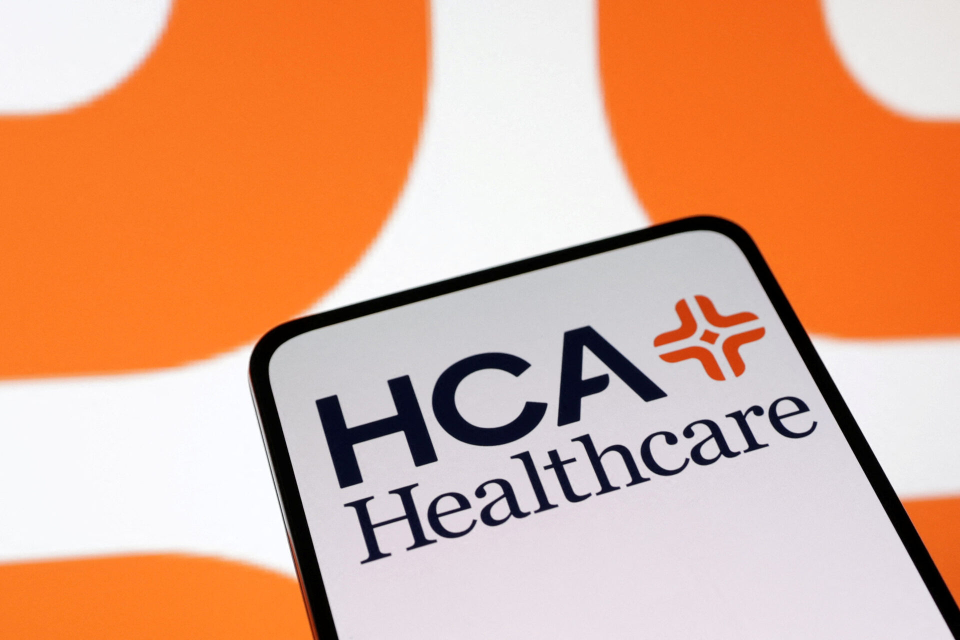 دليلك شامل للاستثمار في أسهم شركة HCA Healthcare بنجاح