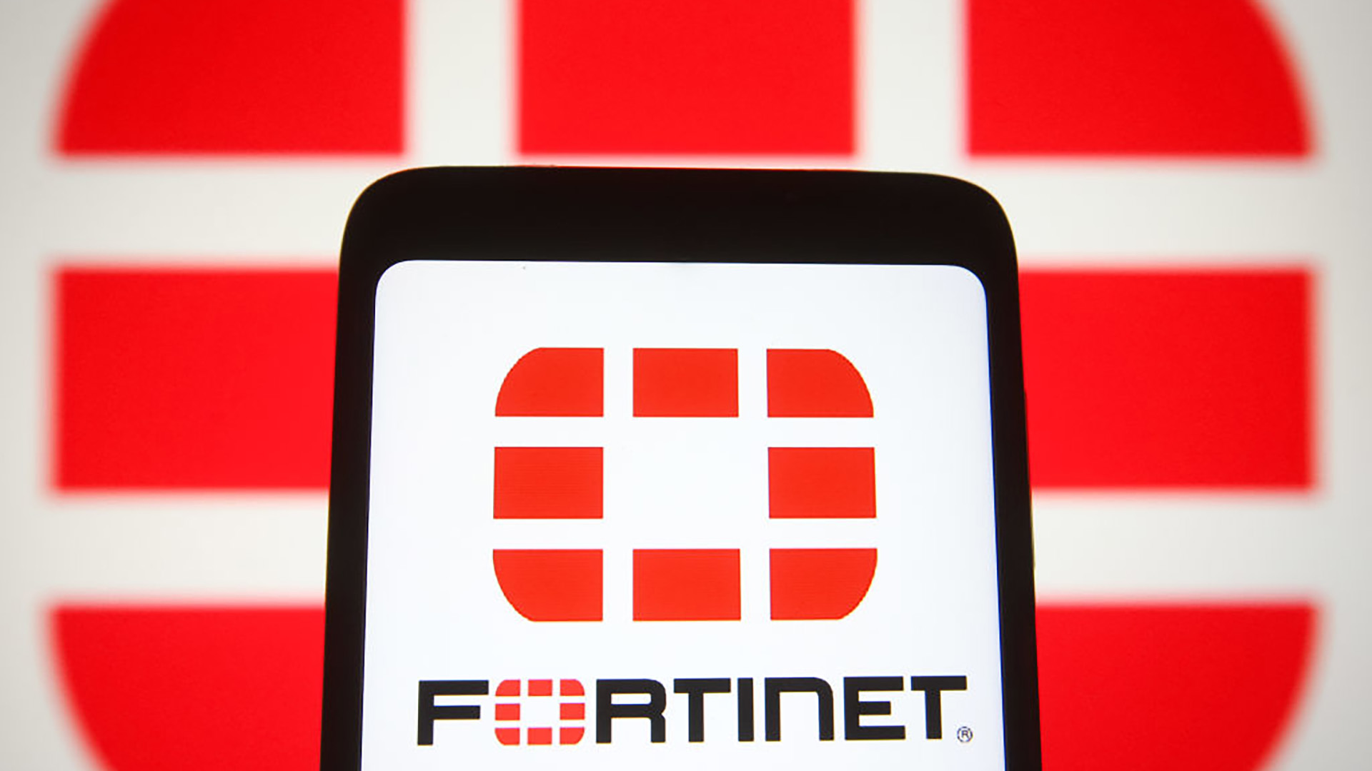 كيفية الاستثمار في سهم شركة Fortinet: دليل خطوة بخطوة