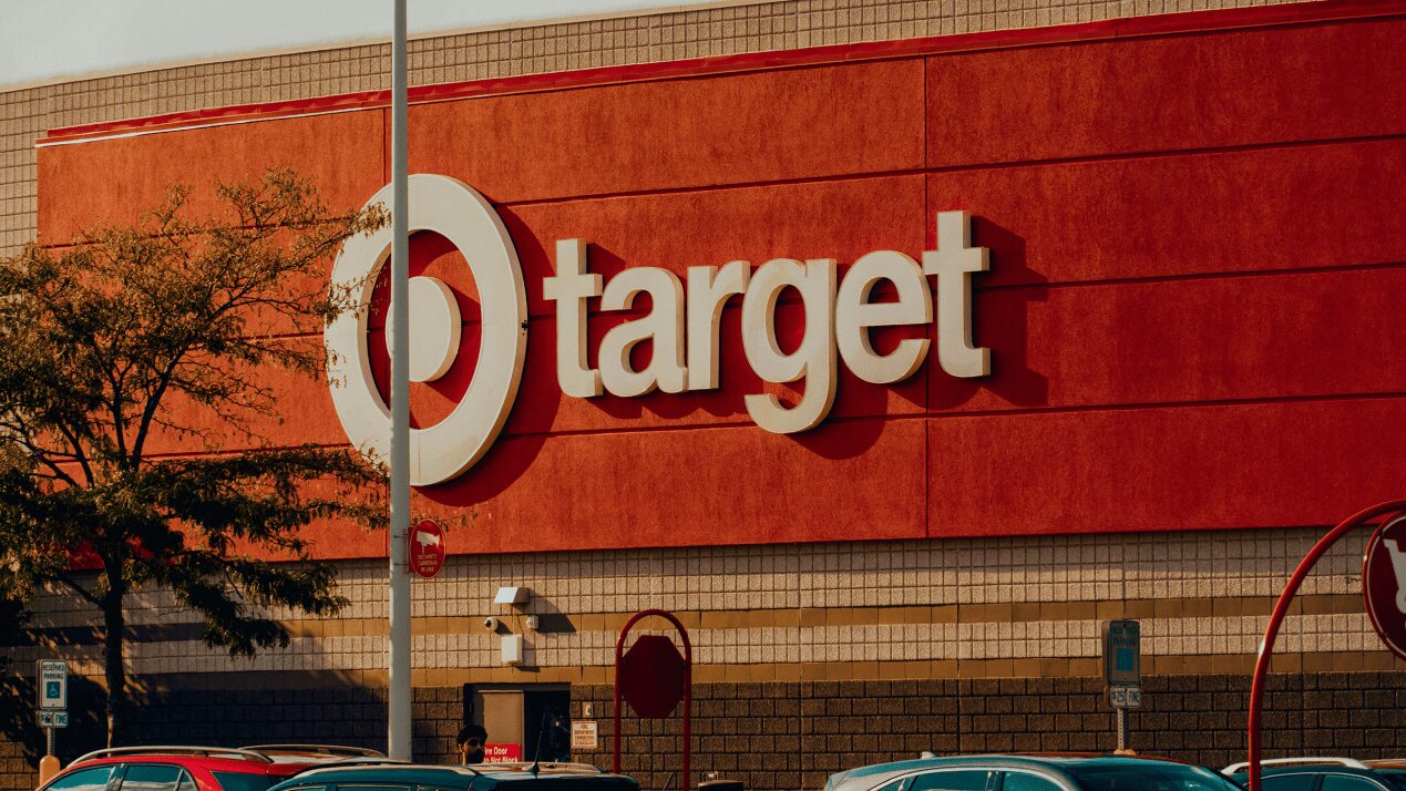 استثمر في سهم شركة Target بـ8 خطوات سهلة وناجحة مع FMT