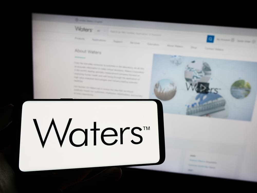 دليلك الشامل للاستثمار في سهم Waters Corp وجني الأرباح منه