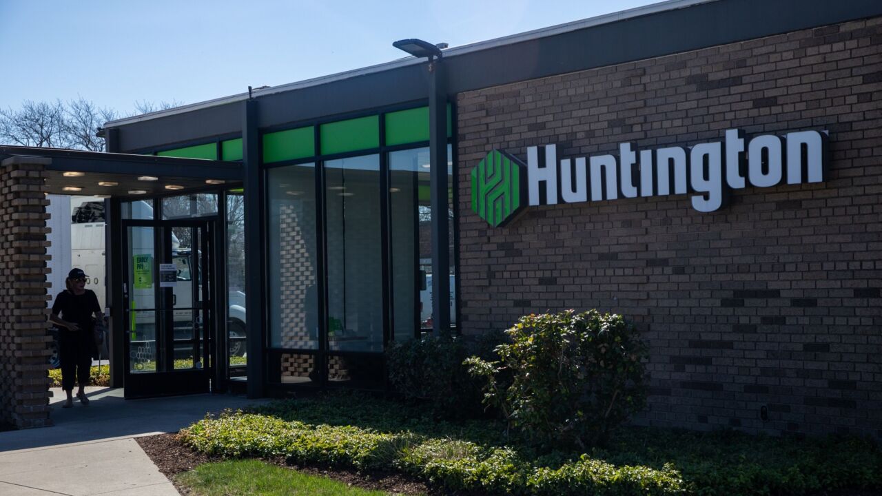 دليلك للاستثمار في سهم شركة Huntington Bancshares بنجاح
