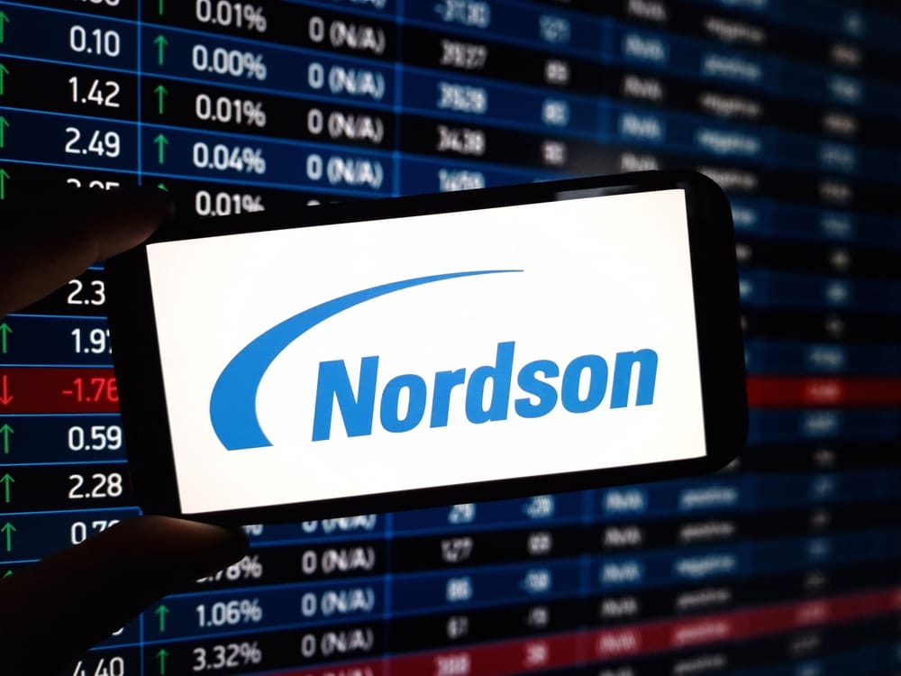 كيف تدخل عالم الاستثمار من خلال سهم Nordson؟دليل عملي للمبتدئين