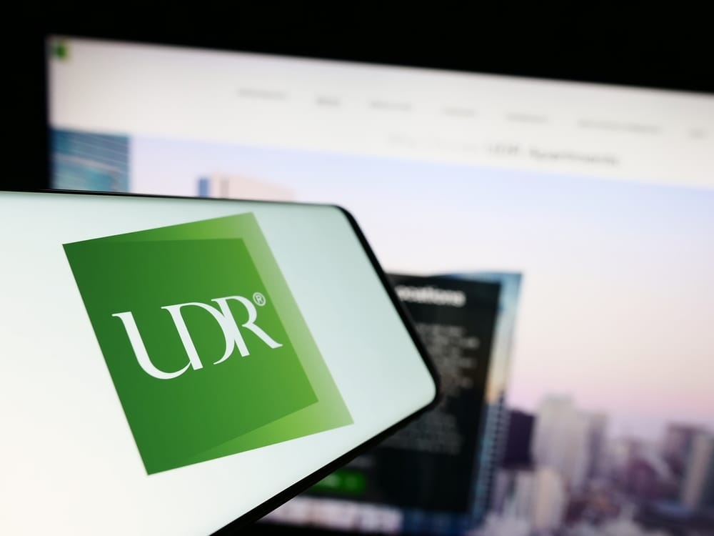 دليلك الشامل للاستثمار في سهم شركة UDR: مناسب للمبتدئين