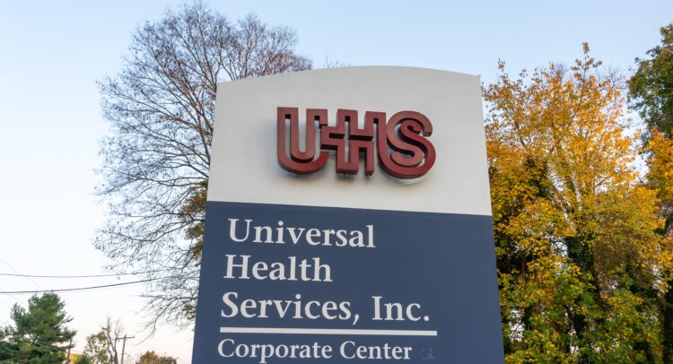 سهم Universal Health Services